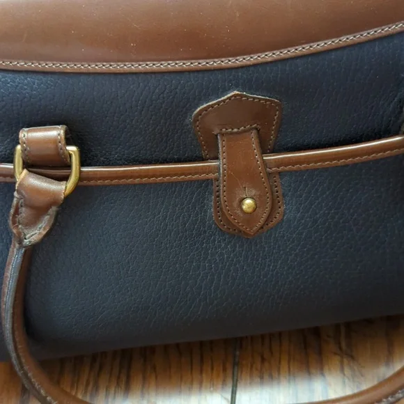Dooney And Bourke Purse - Picture 5 of 16